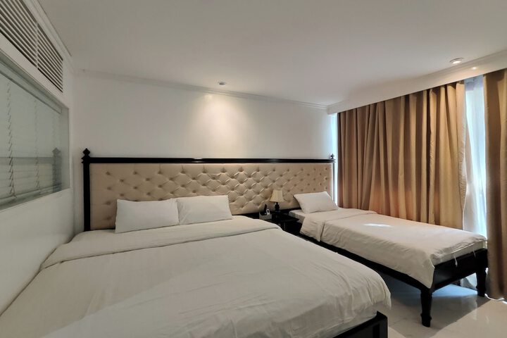 Room 6 of 117
