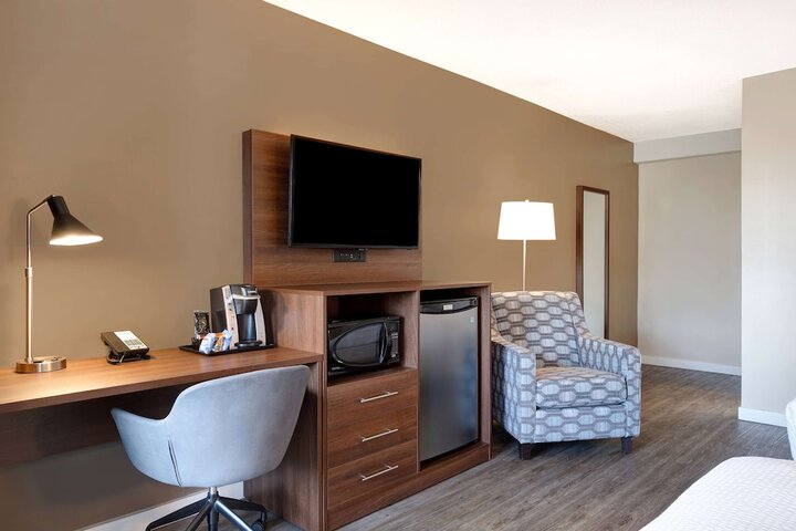 Room 19 of 46