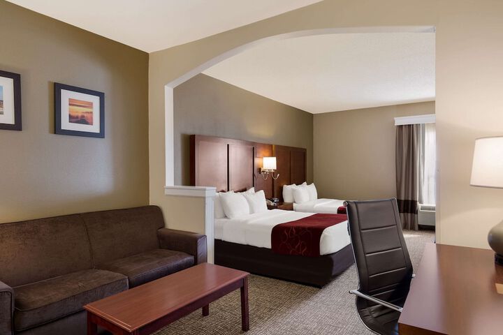 1 King Bed Suite (17 of 25)