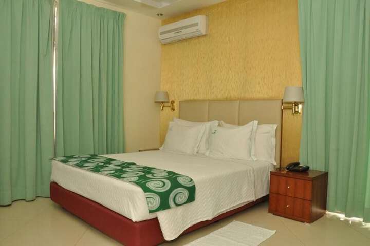 Room 10 of 62