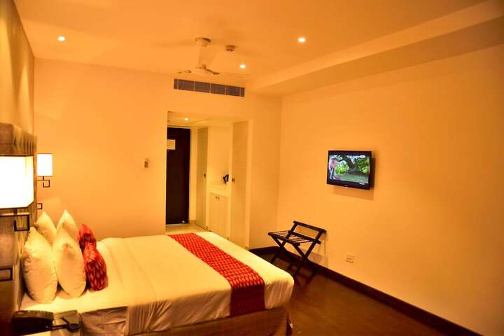 Room 10 of 40