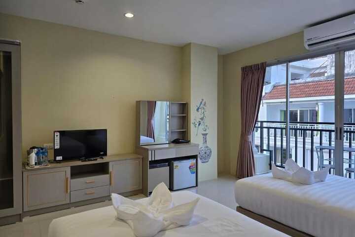 Room 8 of 41