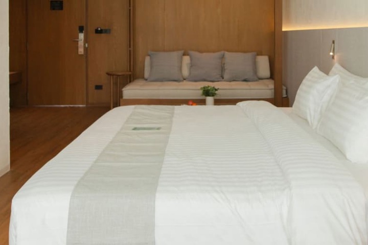Room 15 of 150
