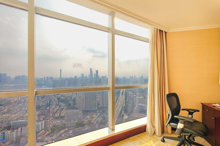 Room 48 of 102