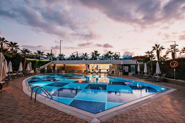 Hotel with Pool