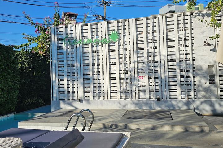 Sundeck 146 of 158