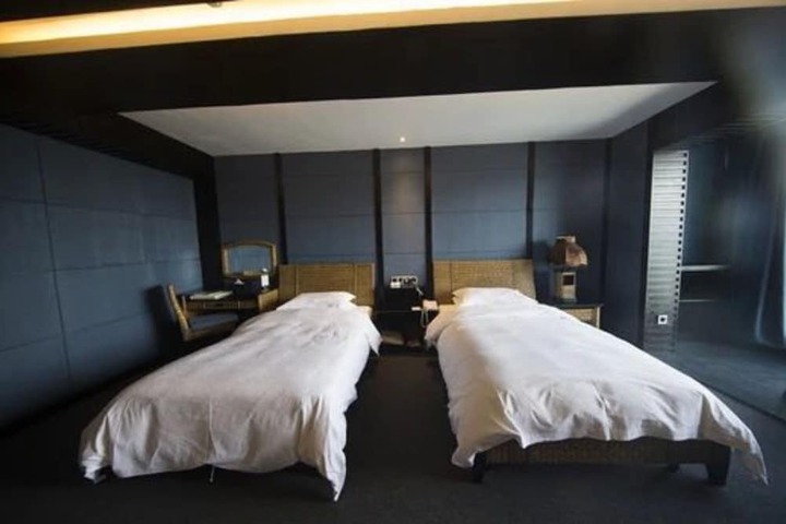 Room 26 of 65