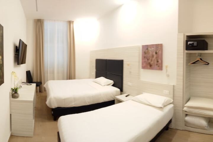 Room 17 of 30