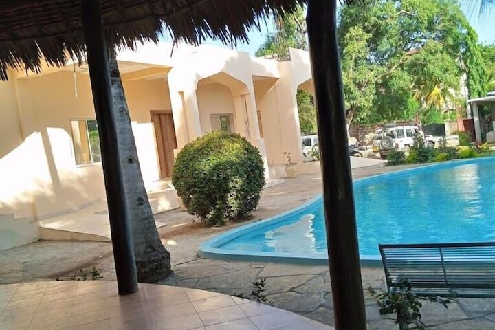 Pool 19 of 27
