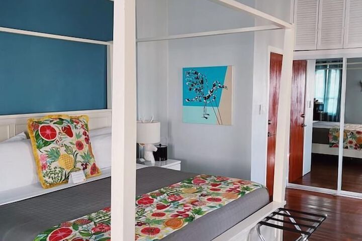 Room 32 of 87