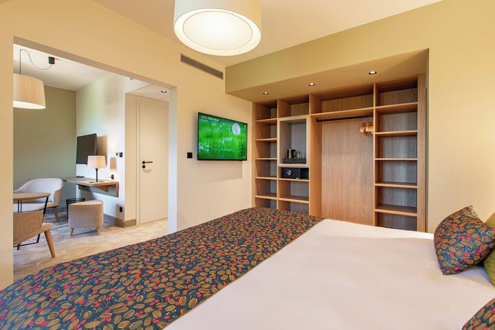 Room 18 of 51