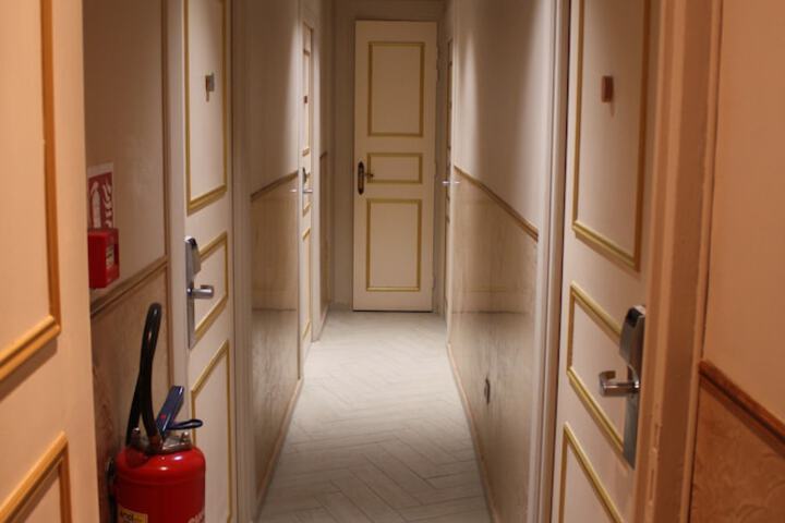 Ballroom/Hall 2 of 13