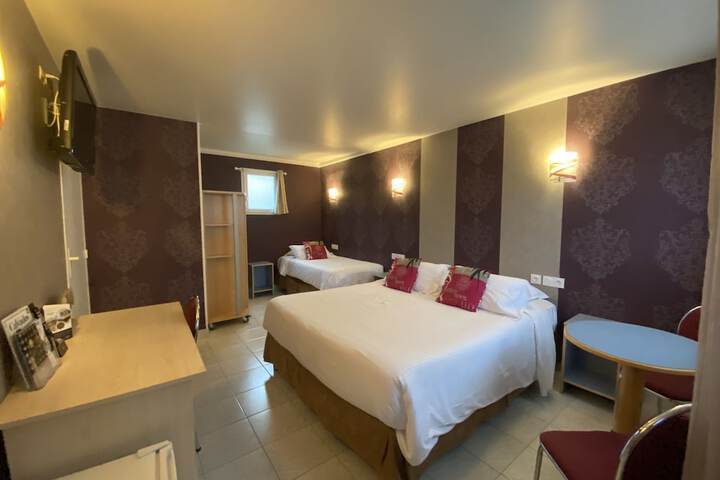 Room 18 of 93