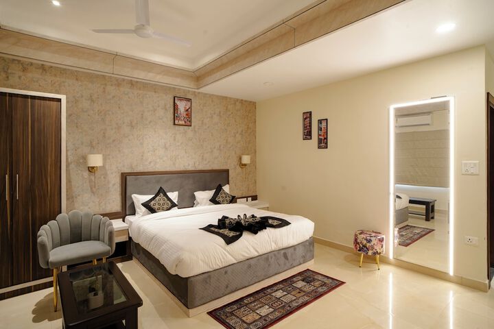 Room 8 of 52