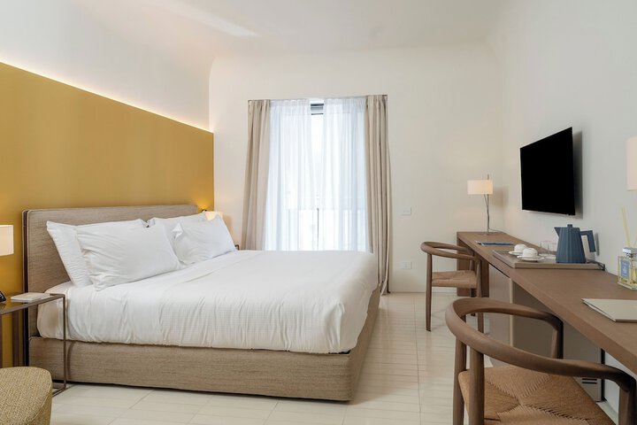 Room 6 of 74