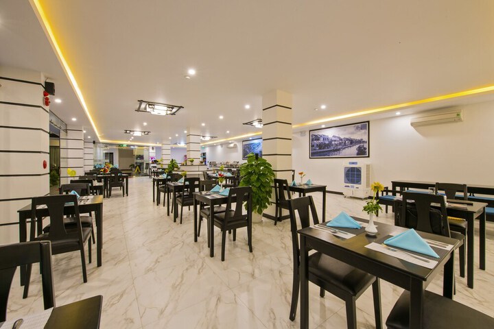 Dining 111 of 143