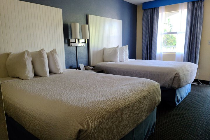 2 Double Beds (3 of 12)