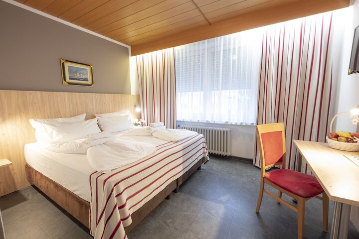 Room 27 of 63