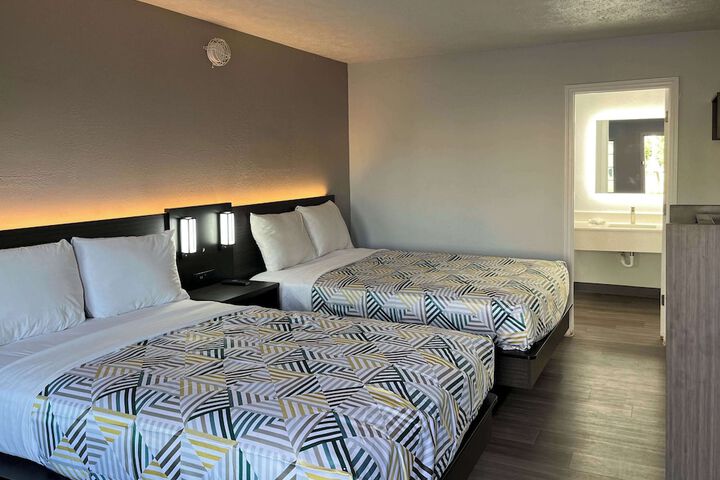Room 16 of 25