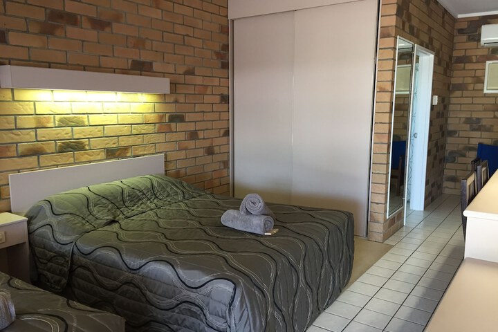 Room 3 of 7