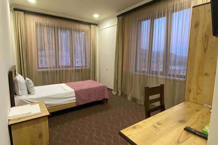 Room 16 of 34