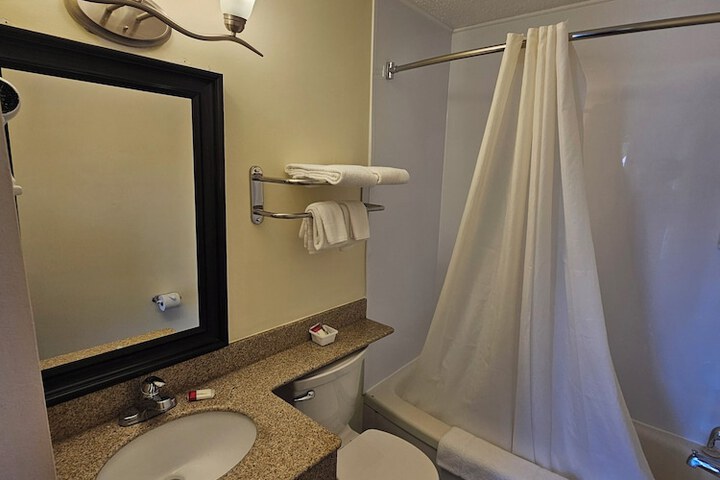 Room 21 of 38