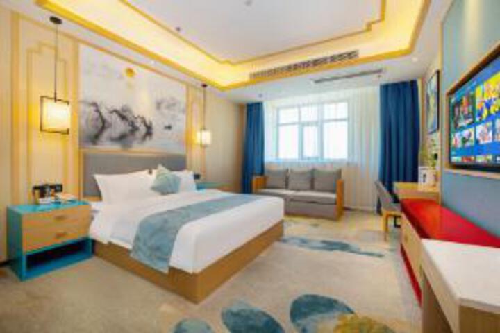 Room 16 of 18