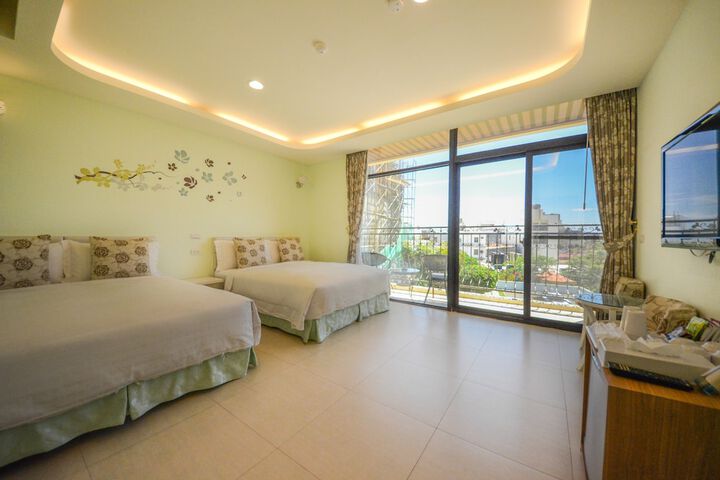 Room 10 of 47