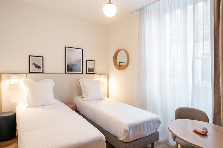 Room 6 of 47