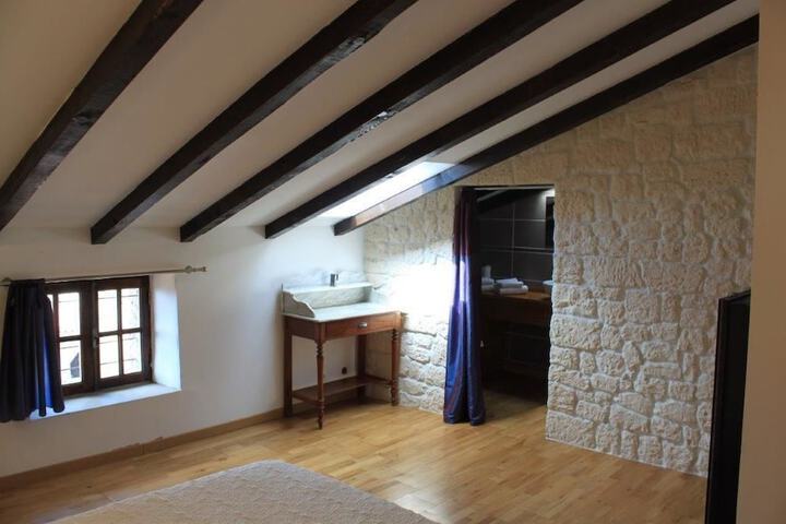 Room 9 of 40