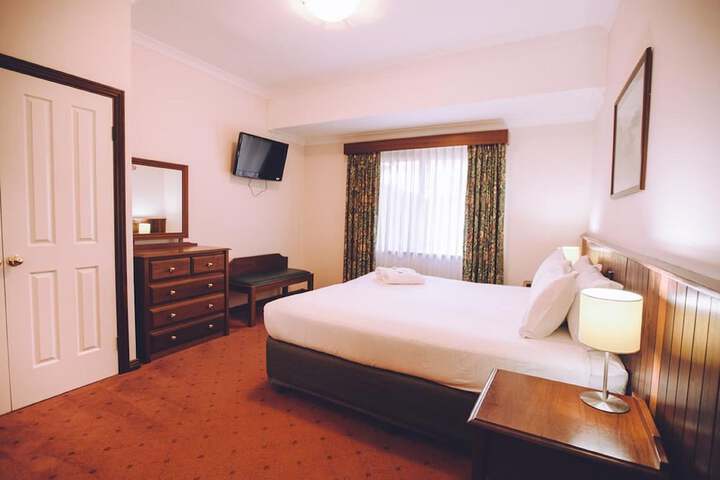 Room 17 of 46