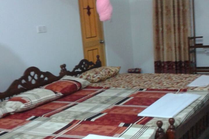 Room 4 of 75