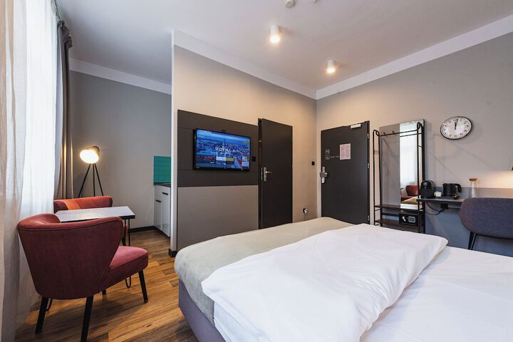 Room 13 of 65