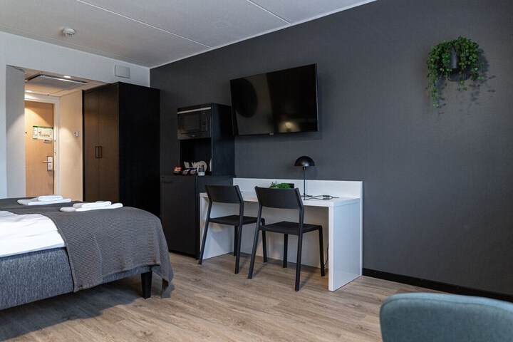 Room 5 of 20