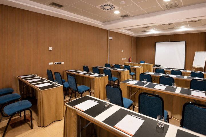 Business Center 113 of 133
