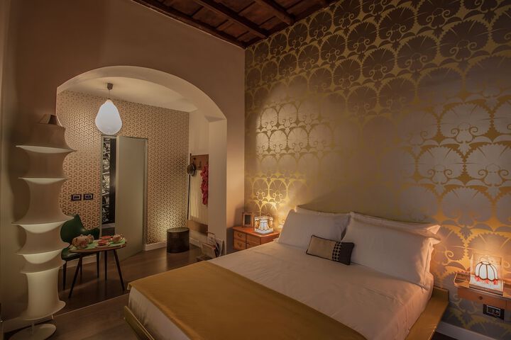 Room 8 of 23