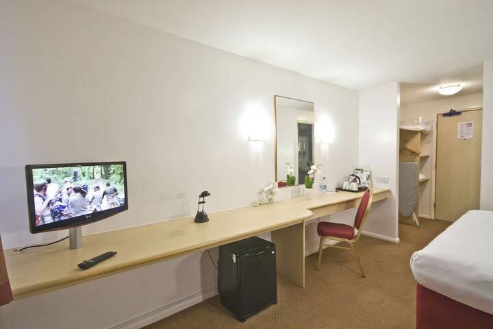 Room 6 of 50