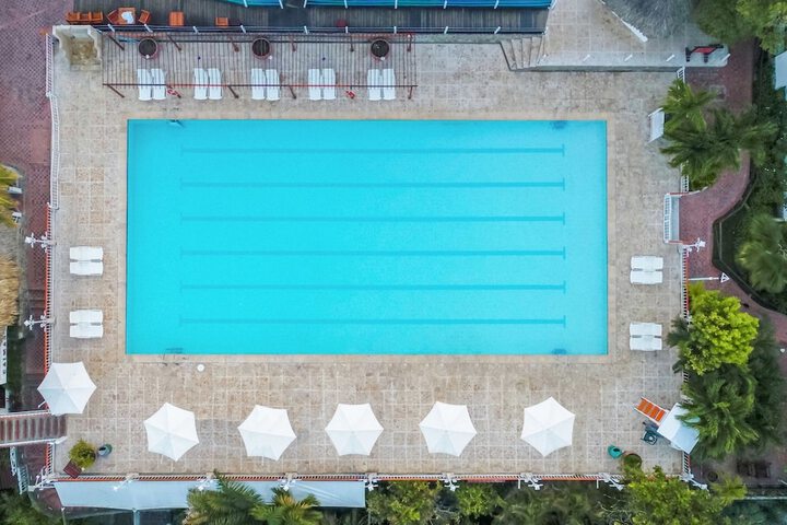 Pool Hotel