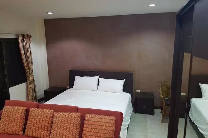 Room 15 of 34