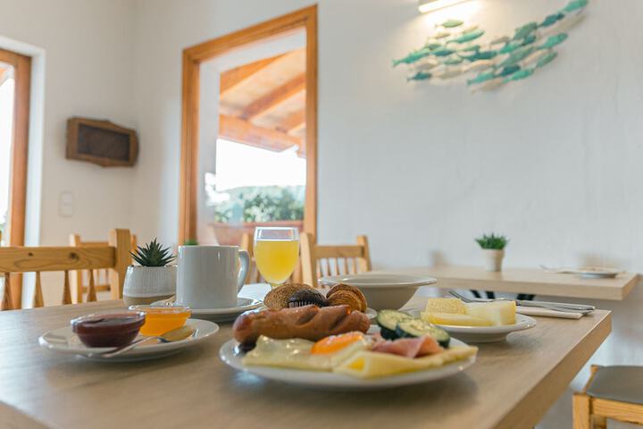 Breakfast/Coffee Service 29 of 38
