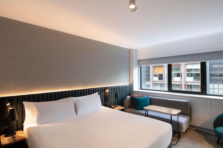 Room 34 of 111