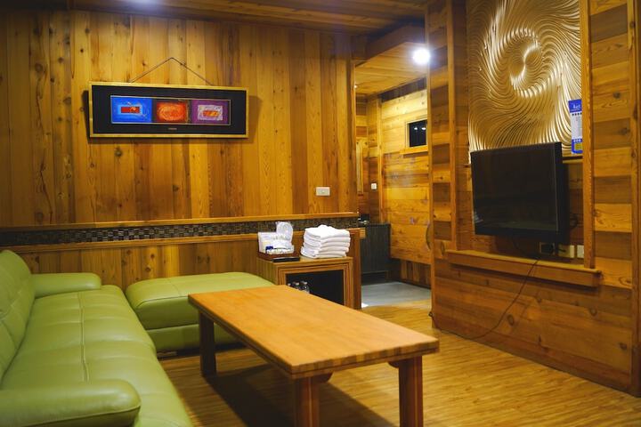 Room 11 of 44