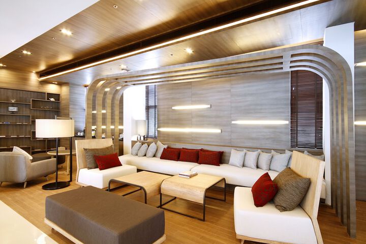 Entrance & Lobby