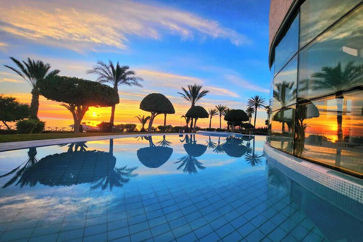Hotel Pool