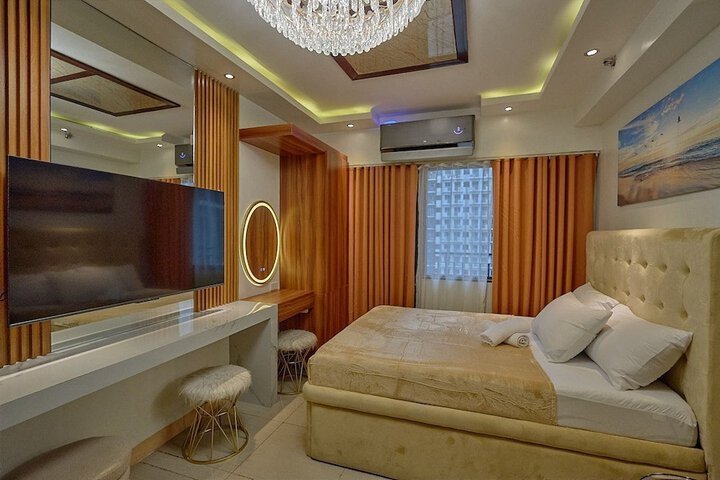 Room 5 of 25