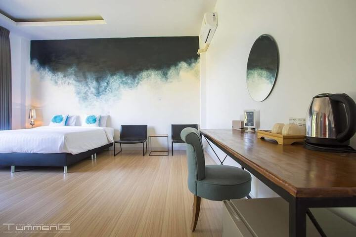 Room 5 of 105