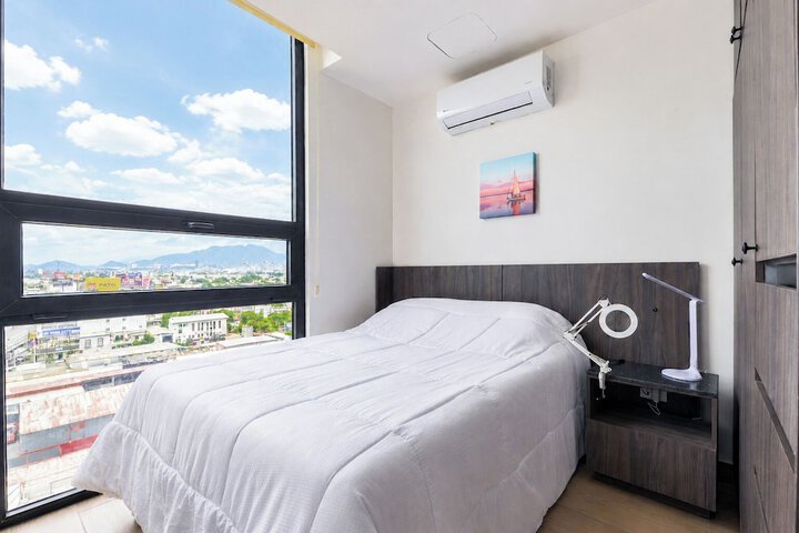 Room 15 of 102
