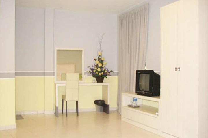 Room 16 of 24