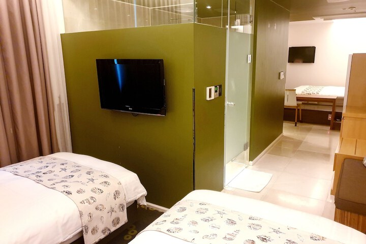 Room 22 of 140