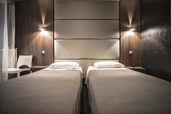 Room 7 of 35